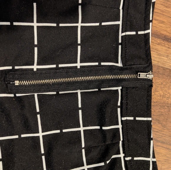 Xhilaration Grid Mini Skirt - Picture 7 of 7